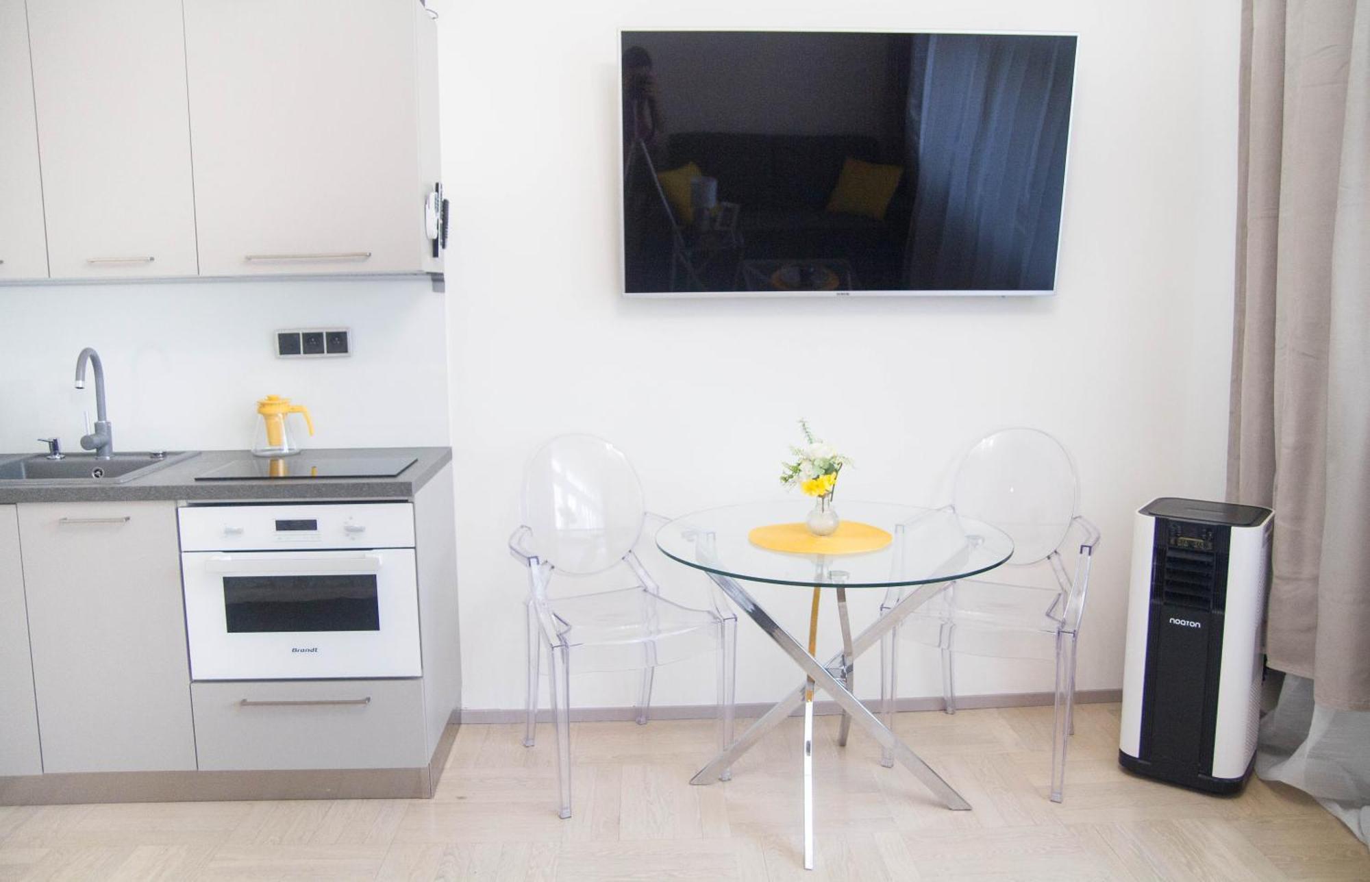 New Exclusive With Ac Nearby Metro Apartmán