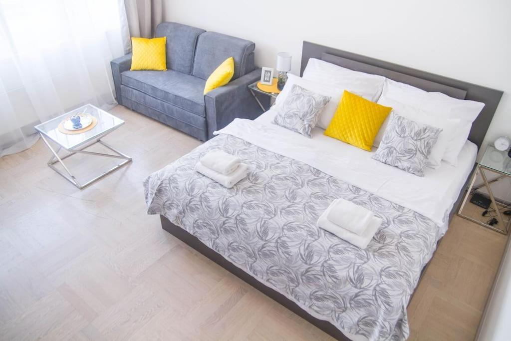 New Exclusive With Ac Nearby Metro Apartmán *